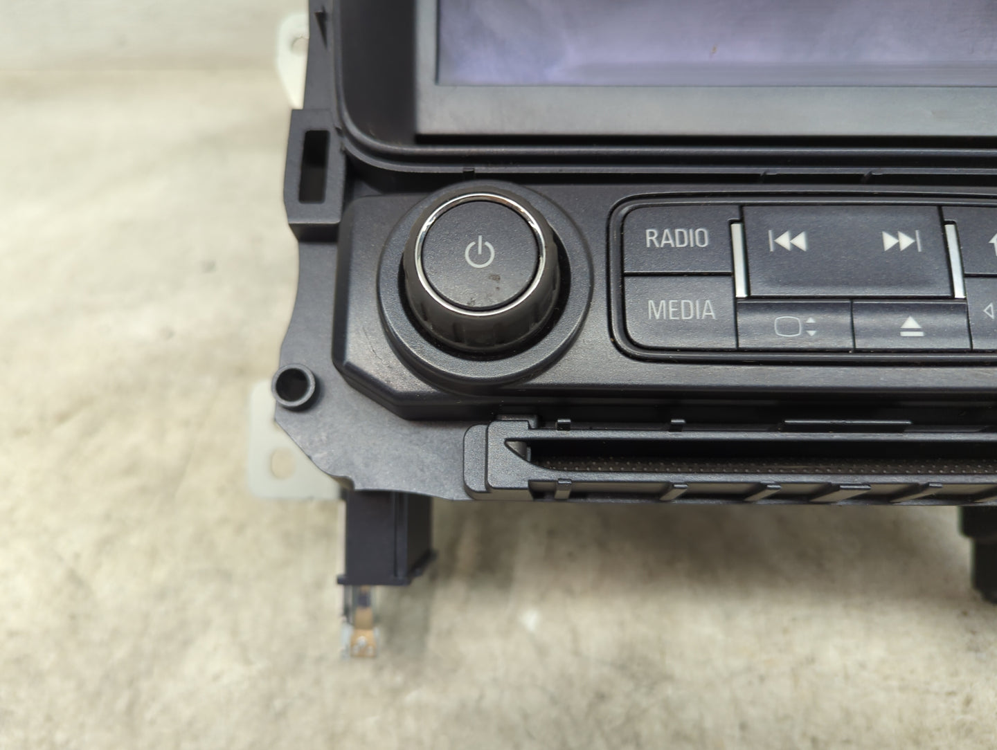 2020 Gmc Yukon Radio AM FM Cd Player Receiver Replacement P/N:94G3 8205 Fits OEM Used Auto Parts - Oemusedautoparts1.com