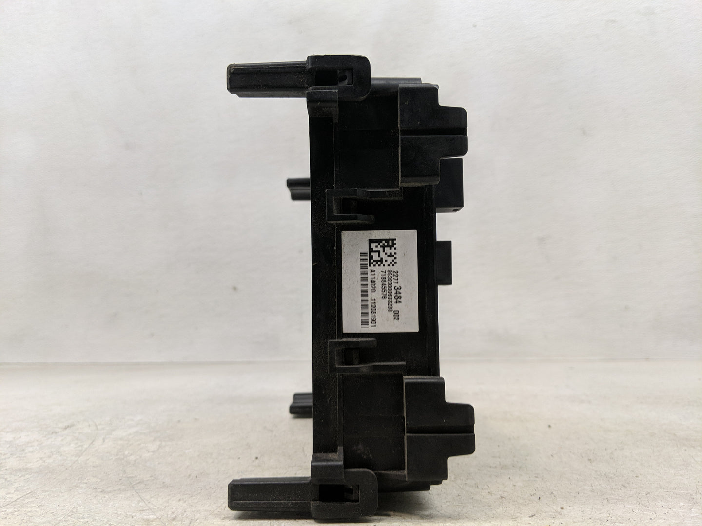 2020 Gmc Yukon Xl 1500 Fusebox Fuse Box Panel Relay Module P/N:22773484 Fits Fits 2015 2016 2017 2018 2019 OEM Used Auto Par