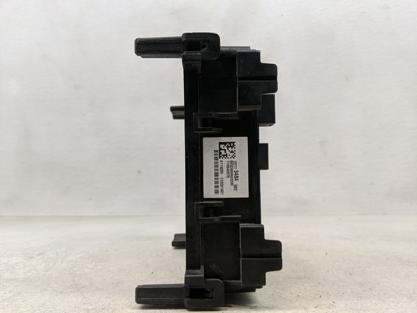 2020 Gmc Yukon Xl 1500 Fusebox Fuse Box Panel Relay Module P/N:22773484 Fits Fits 2015 2016 2017 2018 2019 OEM Used Auto Par