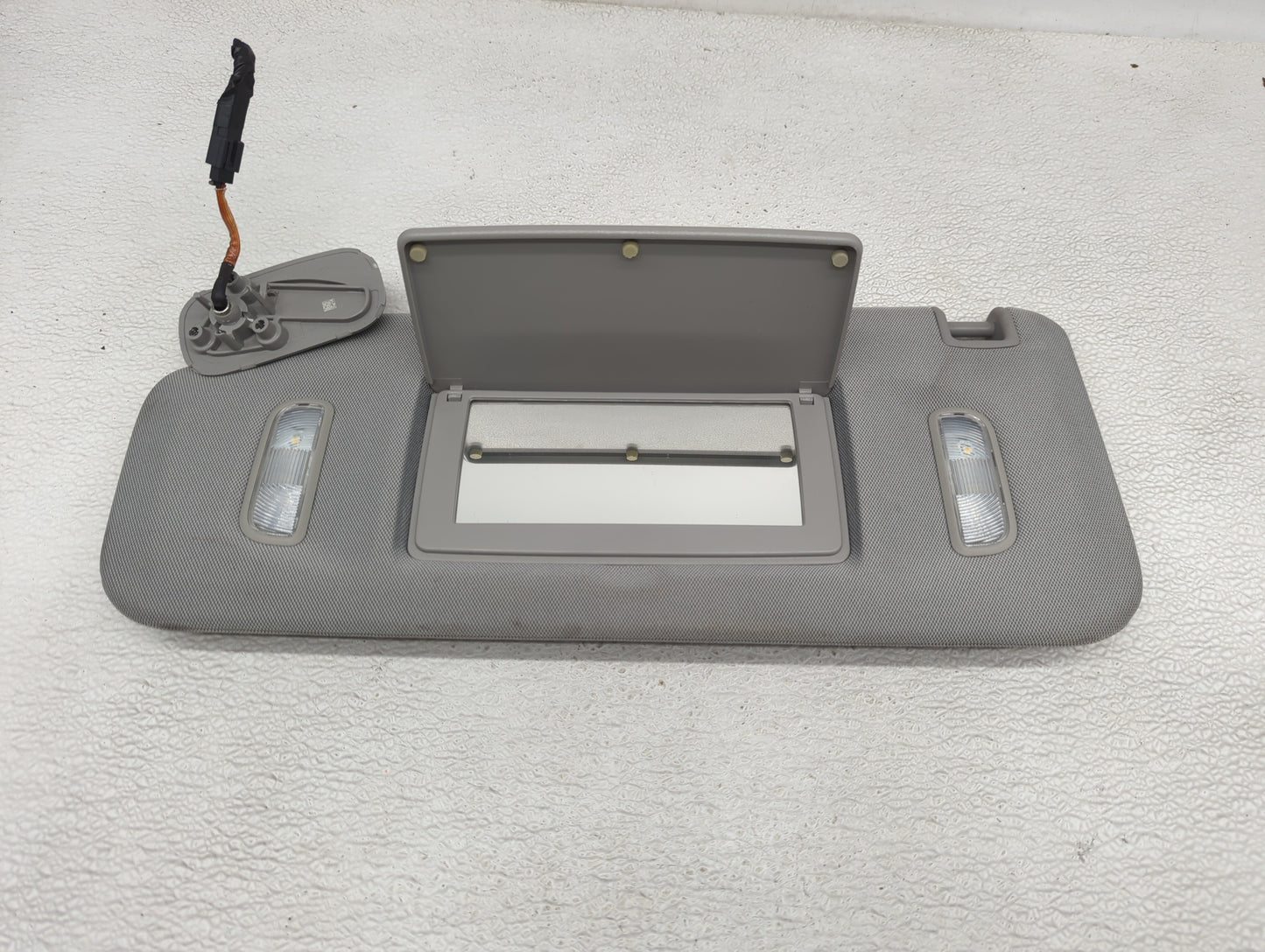 2020 Gmc Yukon Xl 1500 Sun Visor Shade Replacement Driver Left Mirror Fits Fits 2015 2016 2017 2018 2019 OEM Used Auto Parts