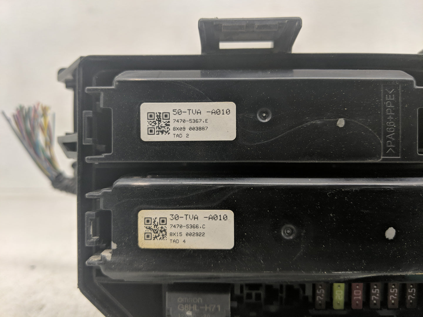 2018-2020 Honda Accord Fusebox Fuse Box Panel Relay Module P/N:30-TVA-A010 50-TVA-A010 Fits Fits 2018 2019 2020 OEM Used Aut