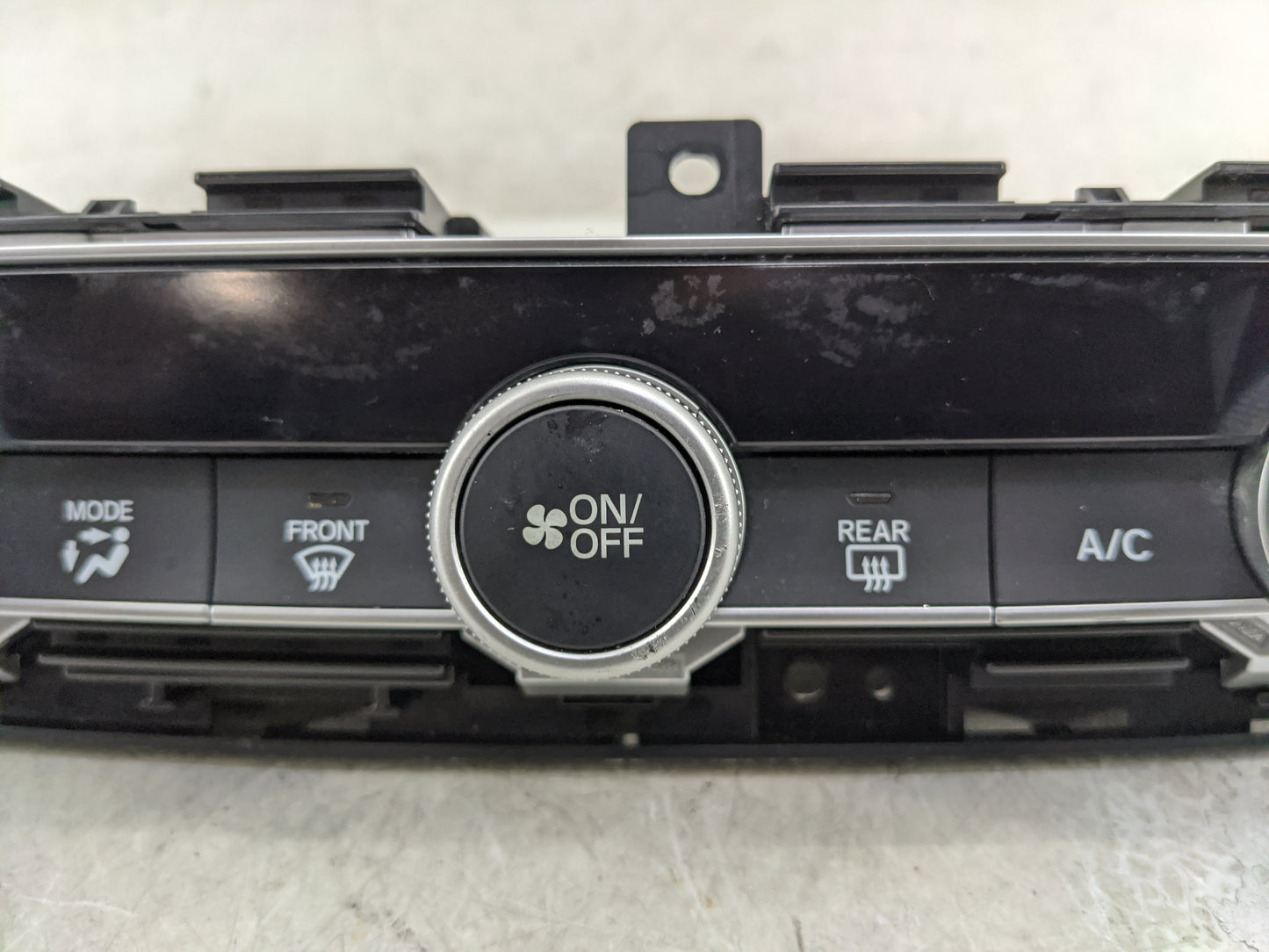 2018-2020 Honda Accord Climate Control Module Temperature AC/Heater Replacement P/N:79610TVAA016M1 Fits Fits 2018 2019 2020 