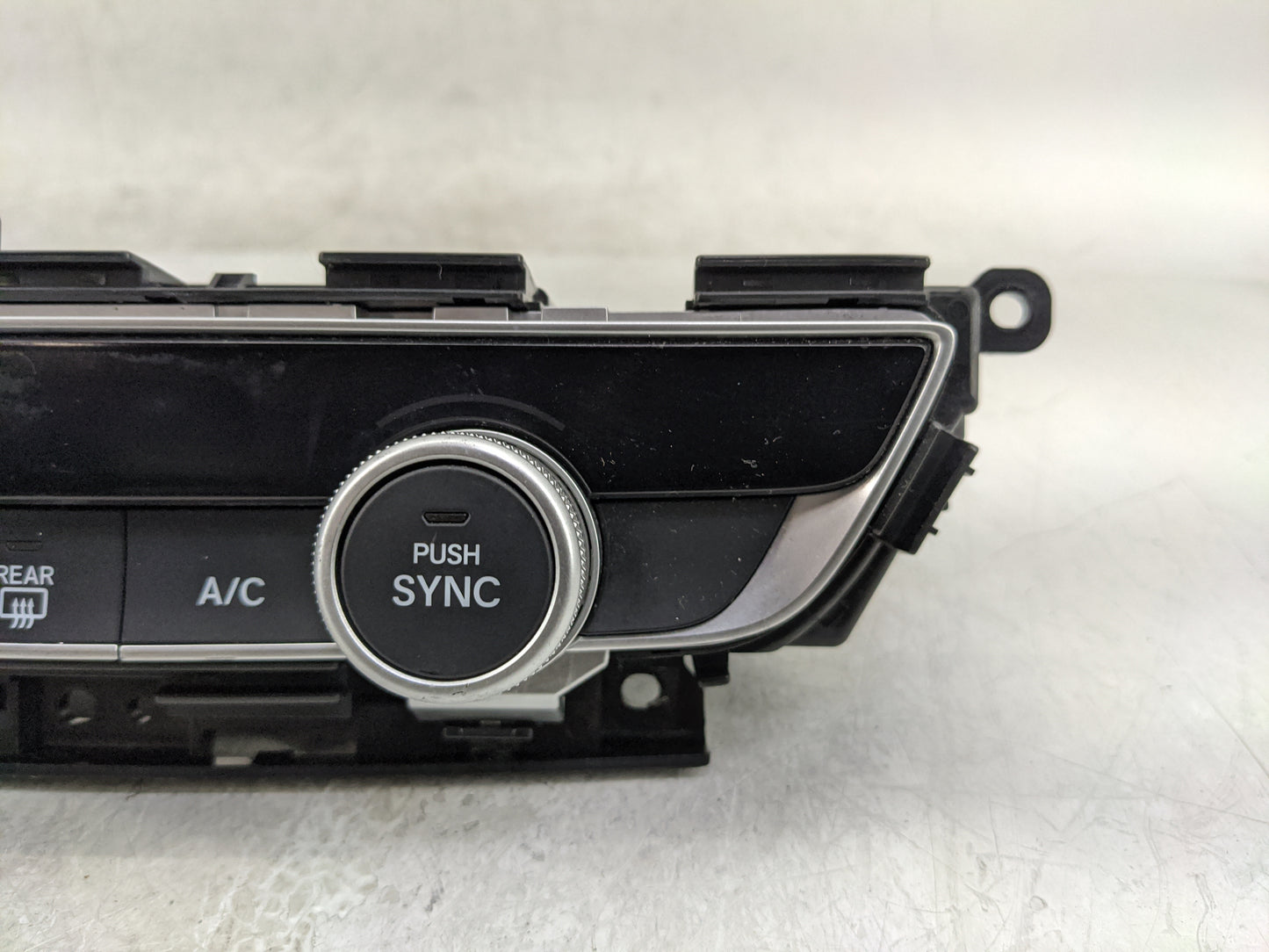 2018-2020 Honda Accord Climate Control Module Temperature AC/Heater Replacement P/N:79610TVAA016M1 Fits Fits 2018 2019 2020 