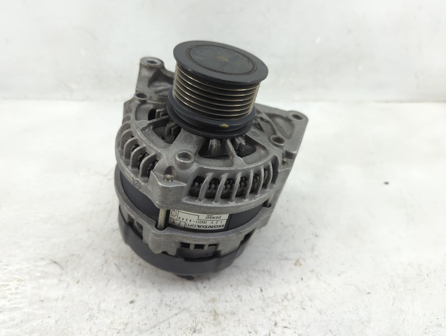 2018-2022 Honda Accord Alternator Replacement Generator Charging Assembly Engine OEM P/N:104211-4340 Fits OEM Used Auto Part