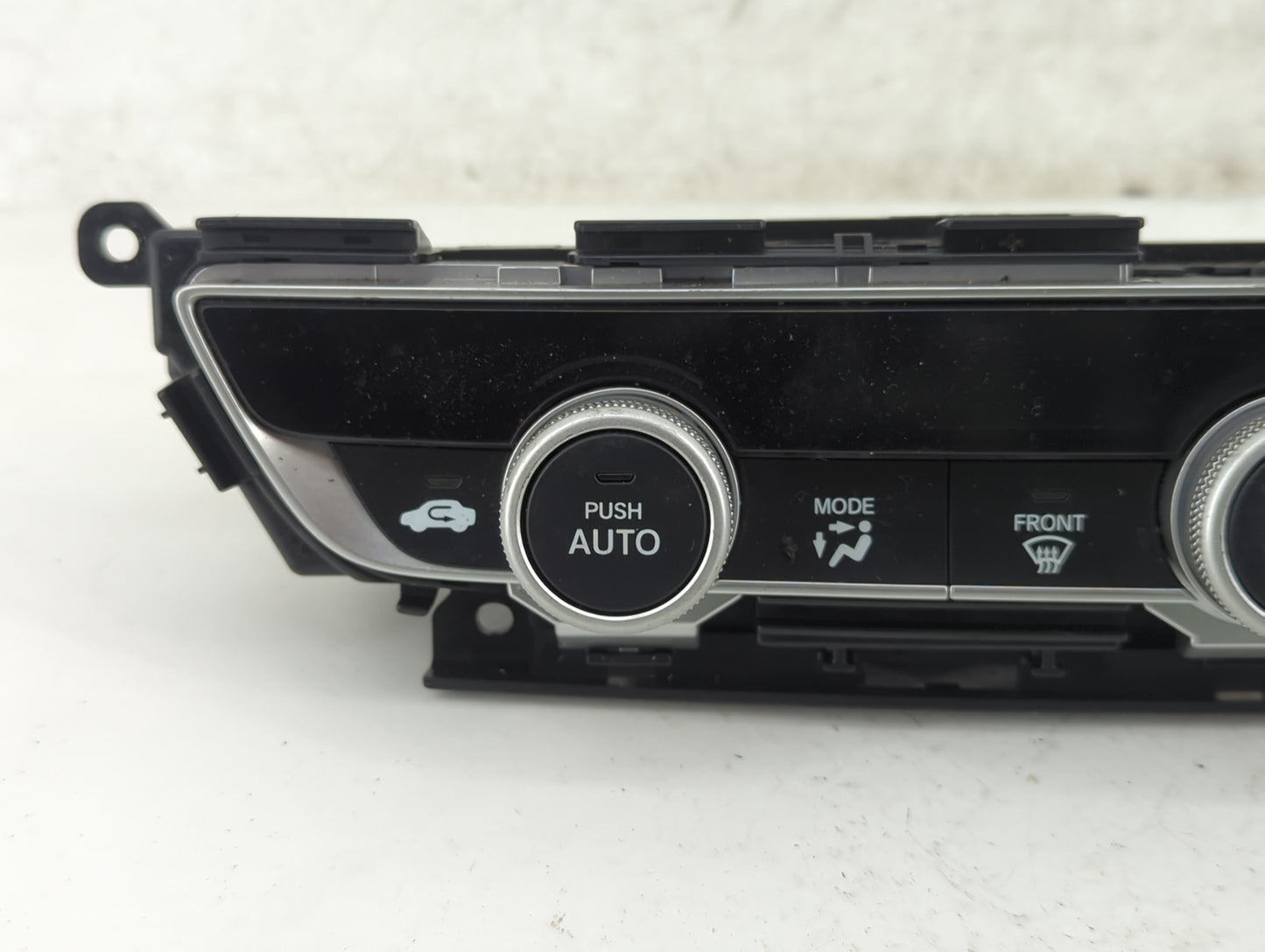 2018-2020 Honda Accord Climate Control Module Temperature AC/Heater Replacement P/N:79610TVAA016M1 SANWA2A409G Fits OEM Used