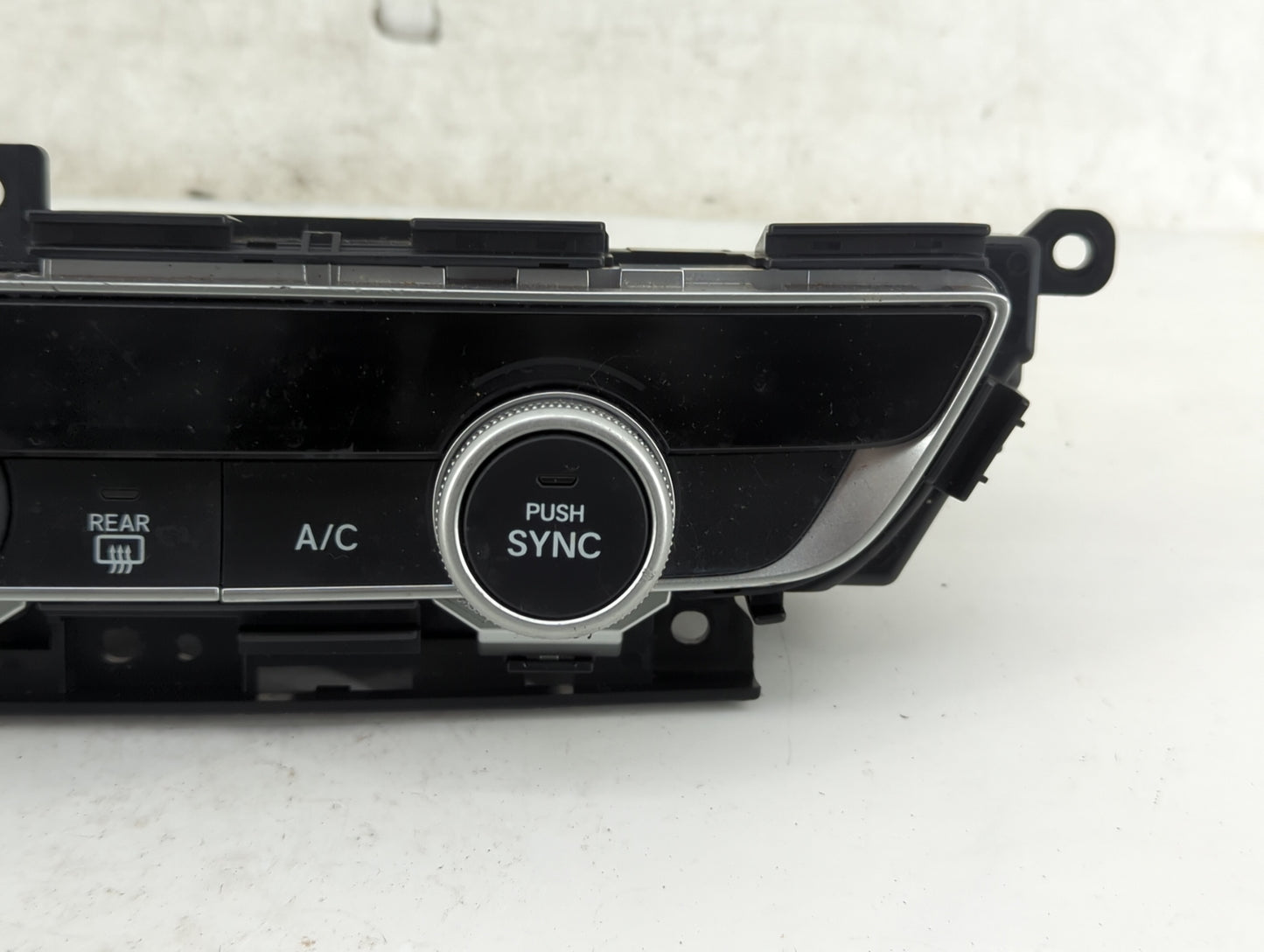 2018-2020 Honda Accord Climate Control Module Temperature AC/Heater Replacement P/N:79610TVAA016M1 SANWA2A409G Fits OEM Used