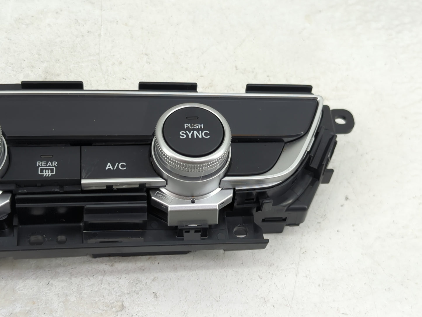 2018-2020 Honda Accord Climate Control Module Temperature AC/Heater Replacement P/N:79610TVAA016M1 SANWA2A409G Fits OEM Used