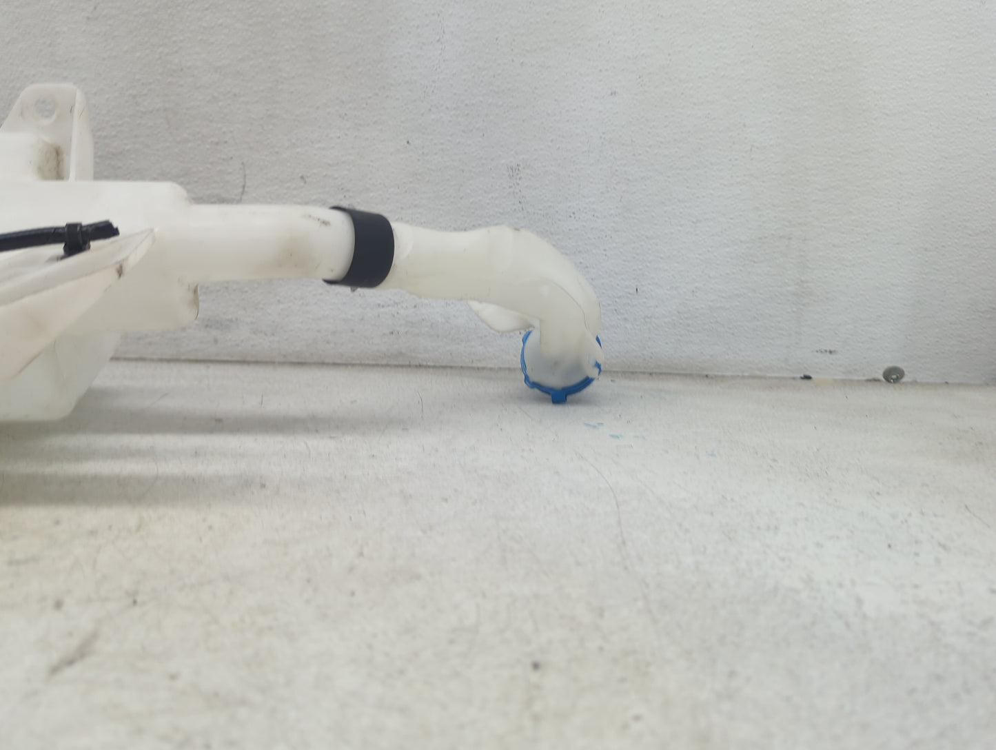 2018-2022 Honda Accord Windshield Washer Fluid Reservoir Bottle Oem 1473582 - Oemusedautoparts1.com
