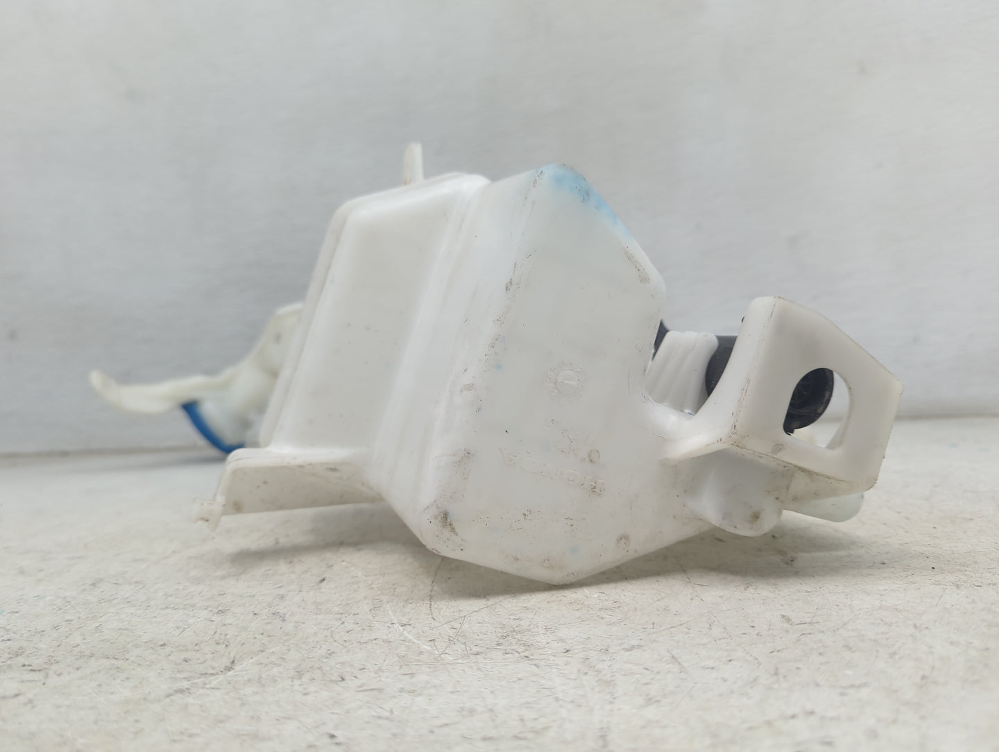 2018-2022 Honda Accord Windshield Washer Fluid Reservoir Bottle Oem 1473582 - Oemusedautoparts1.com