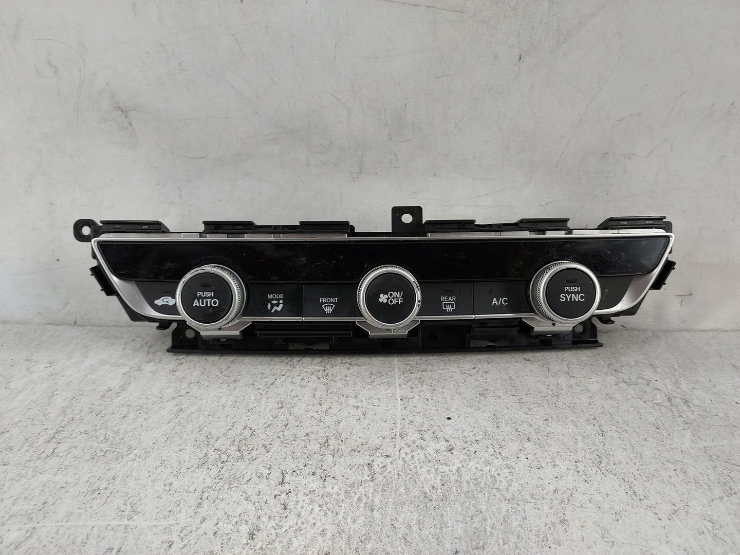 2018-2020 Honda Accord Climate Control Module Temperature AC/Heater Replacement P/N:79610TVAA016M1 Fits Fits 2018 2019 2020 