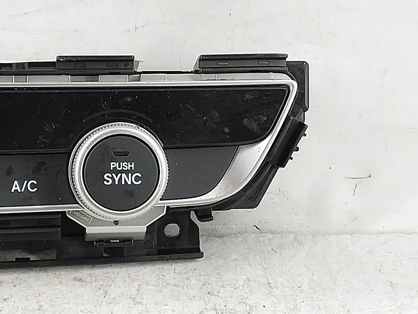 2018-2020 Honda Accord Climate Control Module Temperature AC/Heater Replacement P/N:79610TVAA016M1 Fits Fits 2018 2019 2020 