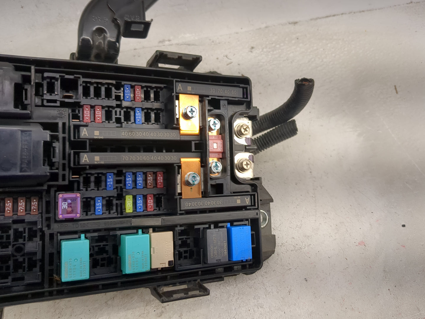 2018-2020 Honda Accord Fusebox Fuse Box Panel Relay Module P/N:38809-TVA-A011 38807-TVA-A010 Fits Fits 2018 2019 2020 OEM Us