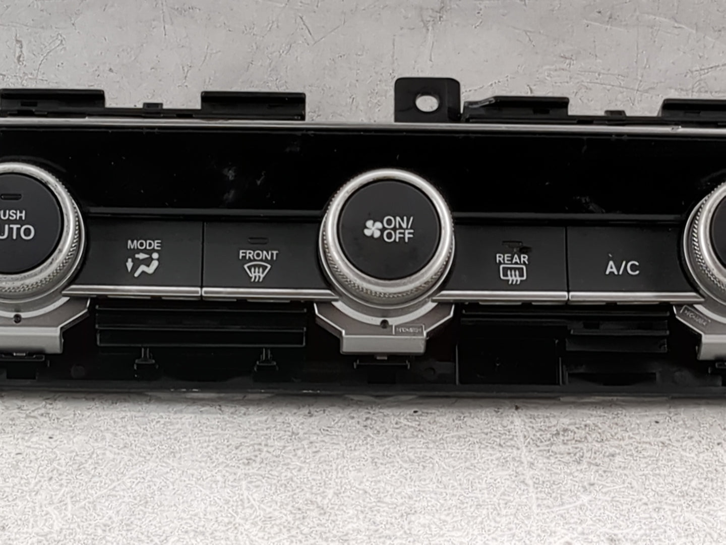 2018-2020 Honda Accord Climate Control Module Temperature AC/Heater Replacement P/N:79610TVAA016M1 SANWA2A409G Fits OEM Used