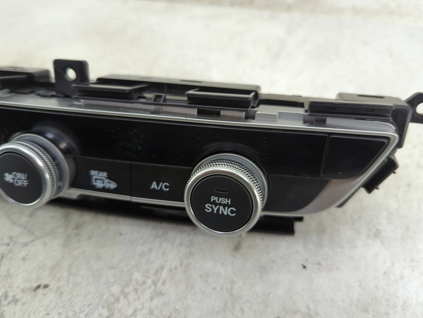 2018-2020 Honda Accord Climate Control Module Temperature AC/Heater Replacement P/N:79610TVAA316M1 SANWA2A413G Fits OEM Used
