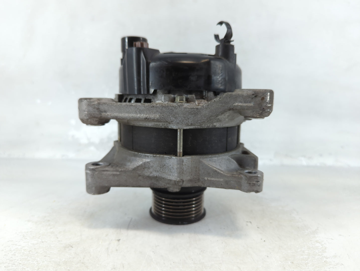 2017-2022 Honda Civic Alternator Replacement Generator Charging Assembly Engine OEM P/N:104211-4340 Fits OEM Used Auto Parts