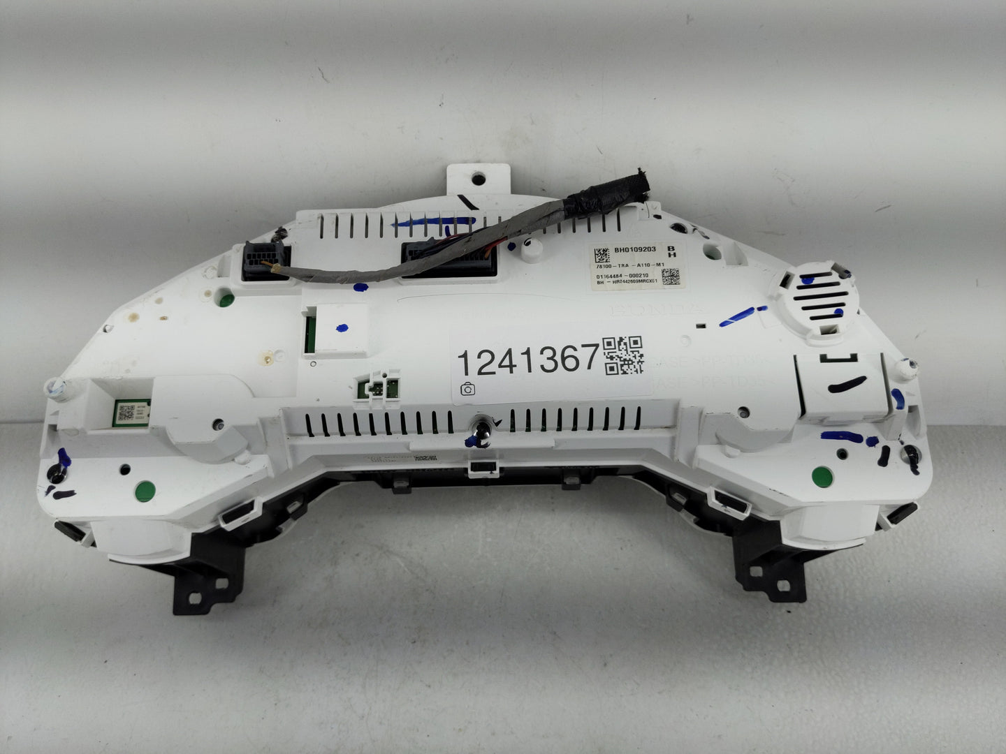 2019-2020 Honda Civic Instrument Cluster Speedometer Gauges P/N:78100-TBA-A110-M1 BH0109203 Fits Fits 2019 2020 OEM Used Aut