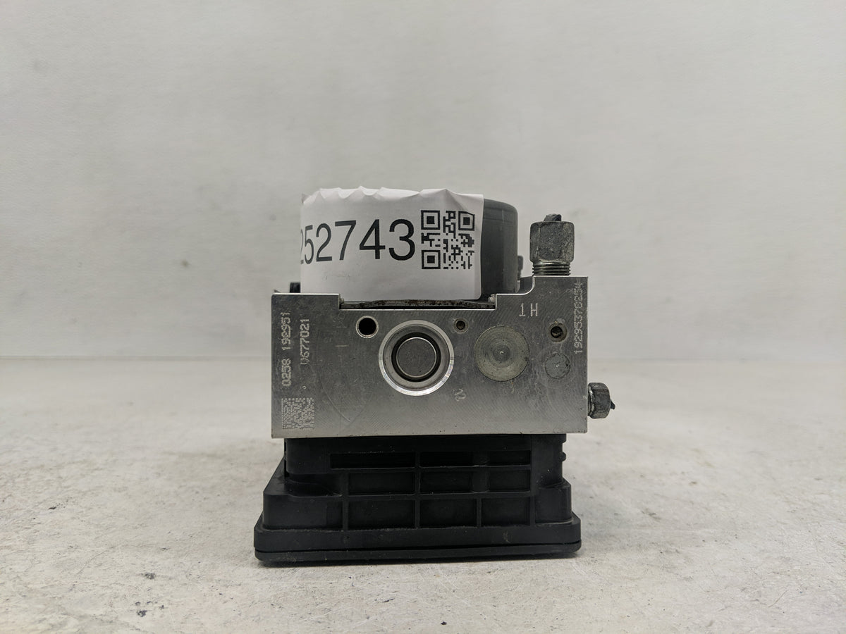 2020-2021 Honda Civic Anti-Lock Brake ABS Pump Module Actuator OEM P/N:57110-TGG-L330-M1 Fits Fits 2020 2021 OEM Used Auto P