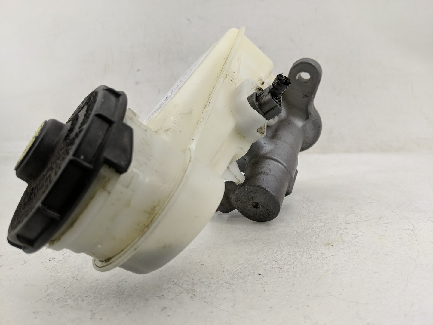 2016-2021 Honda Civic Brake Master Cylinder - Oemusedautoparts1.com