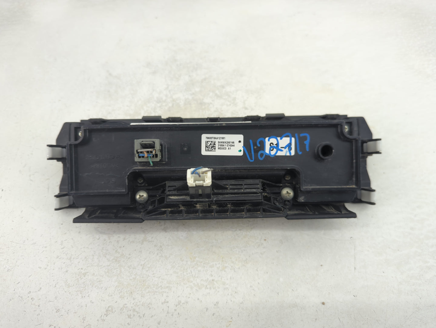 2016-2021 Honda Civic Climate Control Module Temperature AC/Heater Replacement P/N:79600TBAA121M1 Fits OEM Used Auto Parts -