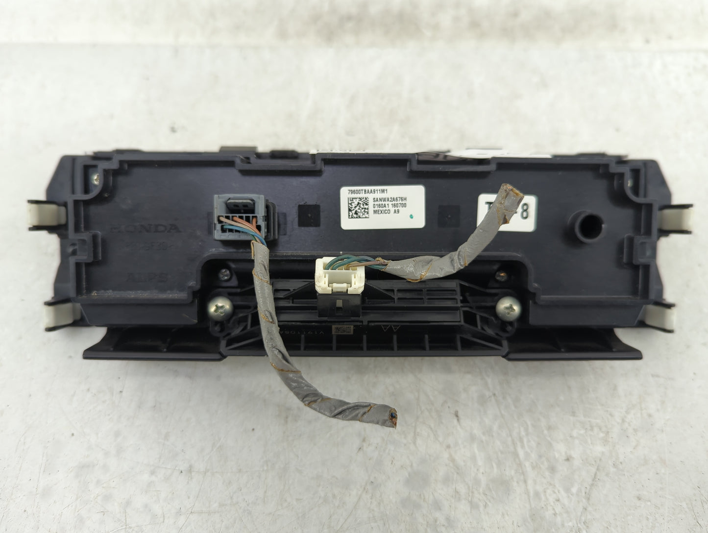 2019-2021 Honda Civic Climate Control Module Temperature AC/Heater Replacement P/N:79600TBAA911M1 SANWA2A676H Fits OEM Used 