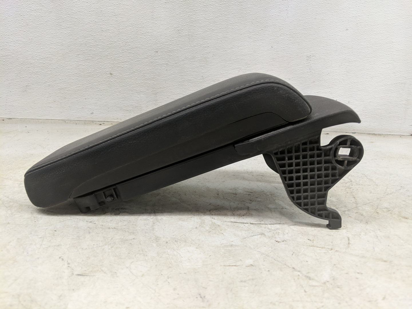 2020 Honda Civic Center Console Armrest Cover Lid Fits OEM Used Auto Parts - Oemusedautoparts1.com