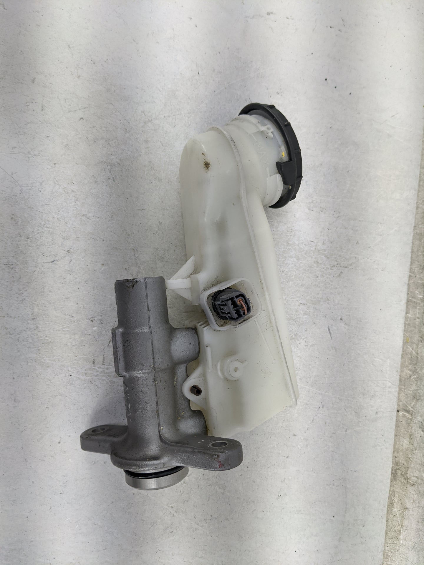 2020 Honda Civic Brake Master Cylinder 1467573 - Oemusedautoparts1.com