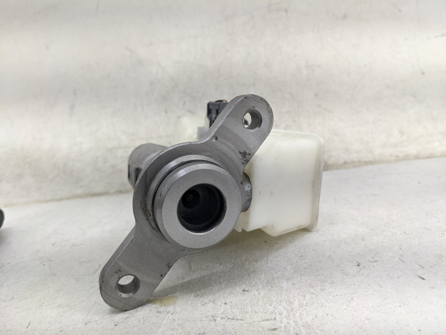 2020 Honda Civic Brake Master Cylinder 1467573 - Oemusedautoparts1.com