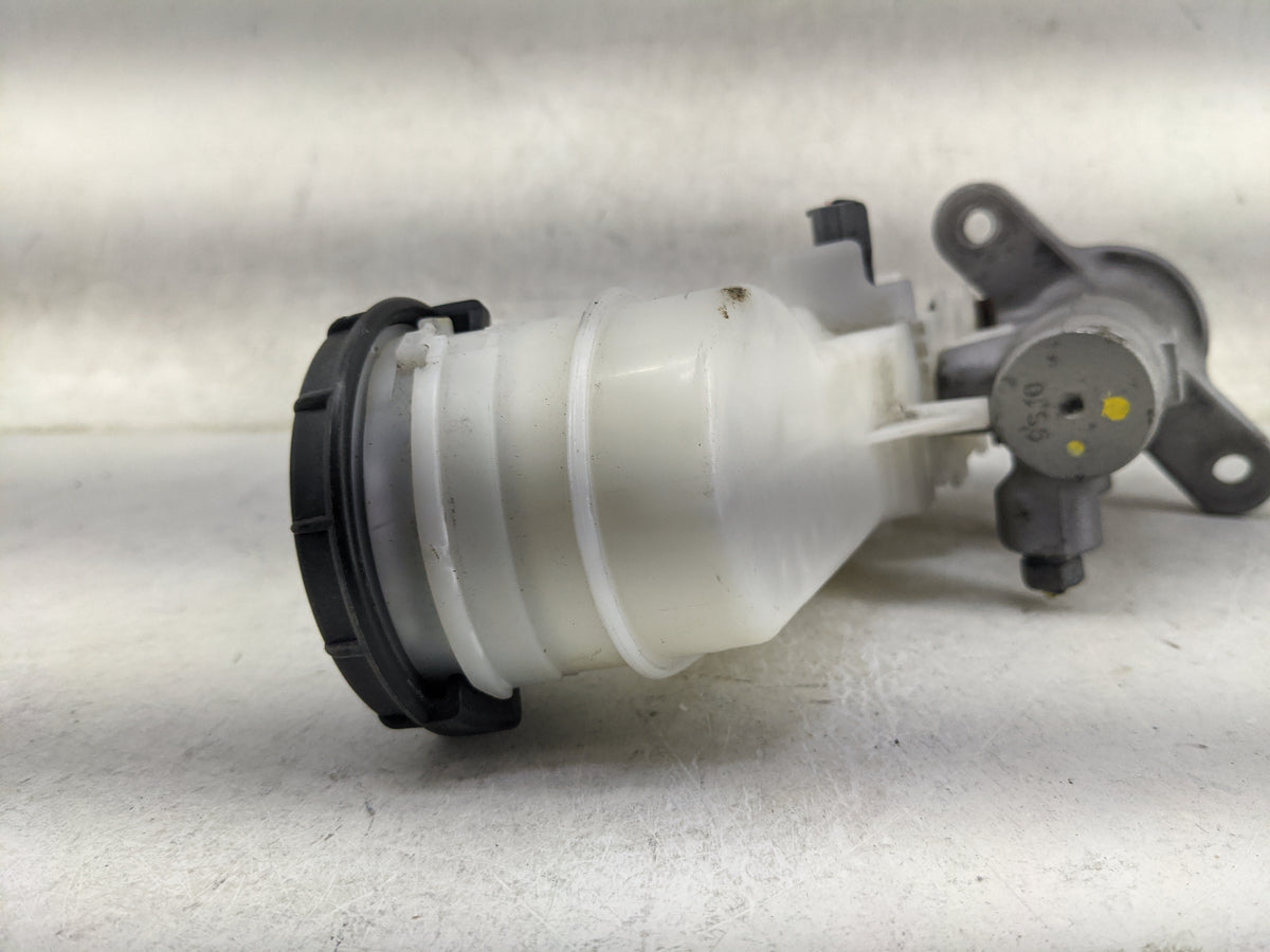 2016-2020 Honda Civic Brake Master Cylinder 1467573 - Oemusedautoparts1.com