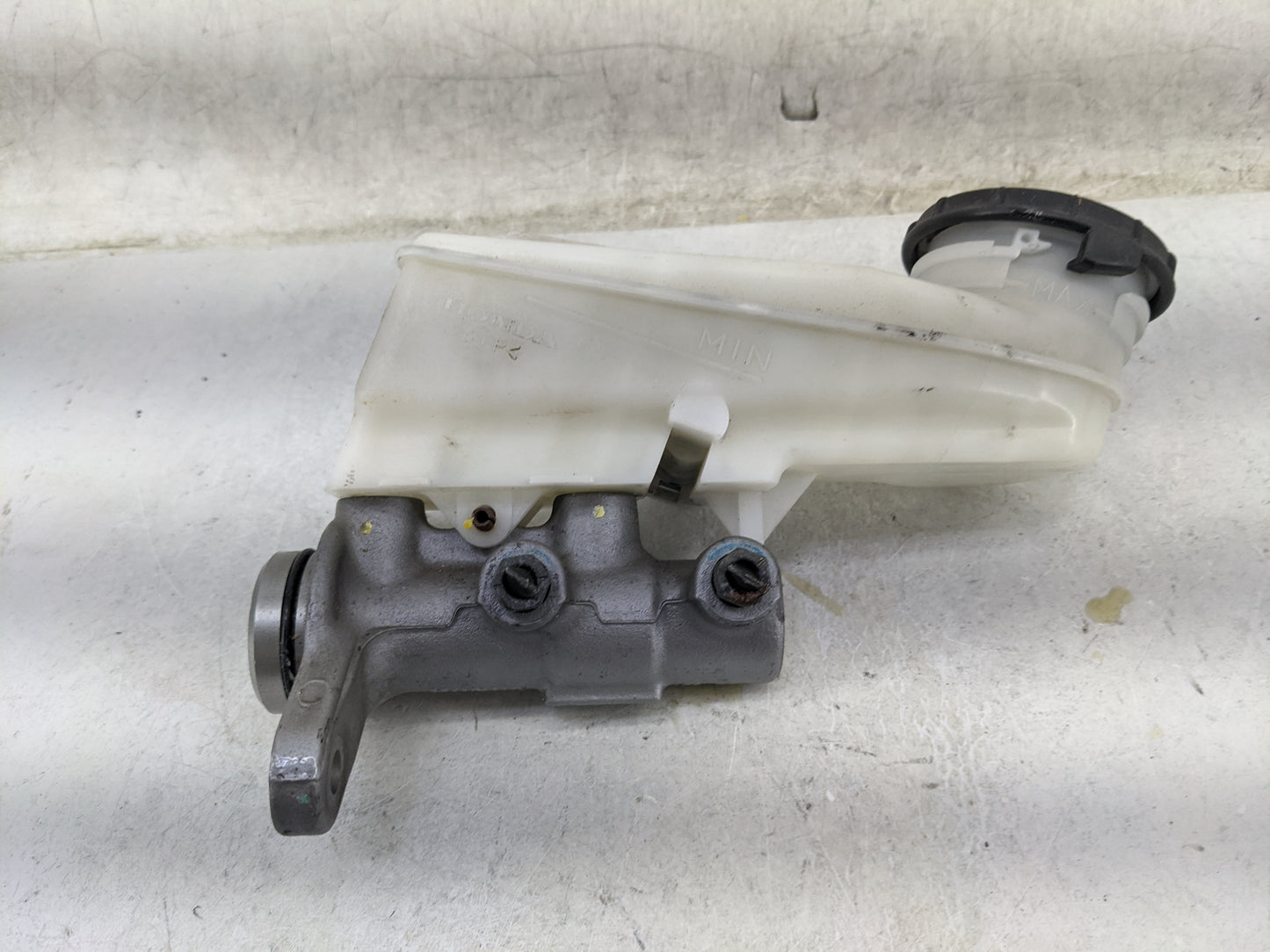 2020 Honda Civic Brake Master Cylinder 1467573 - Oemusedautoparts1.com