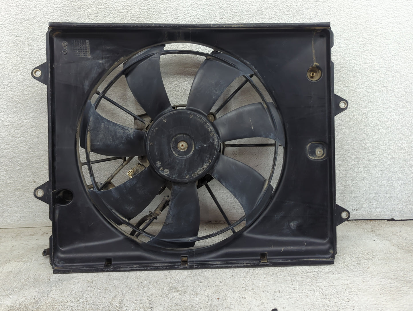 2016-2021 Honda Civic Electric Radiator Cooling Fan Motor Assembly Fits Fits 2016 2017 2018 2019 2020 2021 OEM Used Auto Par
