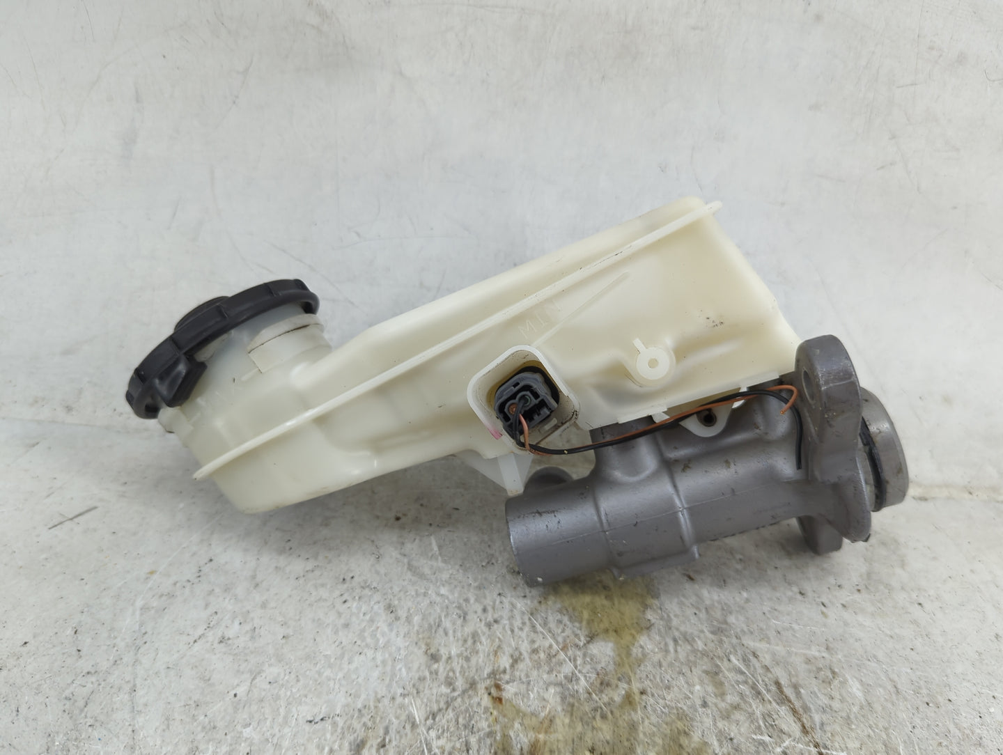 2016-2021 Honda Civic Brake Master Cylinder 1490846 - Oemusedautoparts1.com
