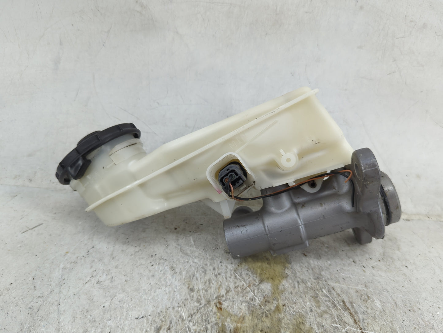 2016-2021 Honda Civic Brake Master Cylinder 1490846 - Oemusedautoparts1.com