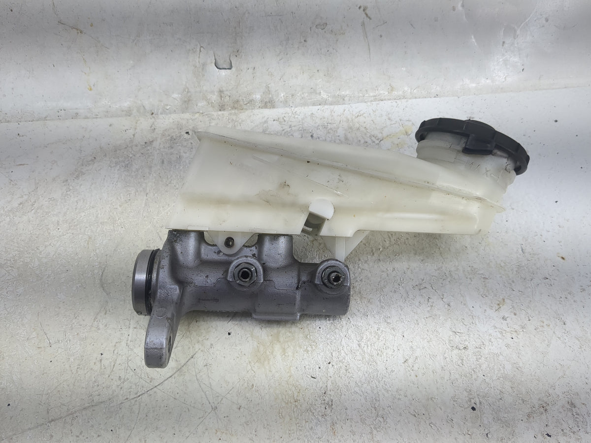 2016-2021 Honda Civic Brake Master Cylinder 1497763 - Oemusedautoparts1.com