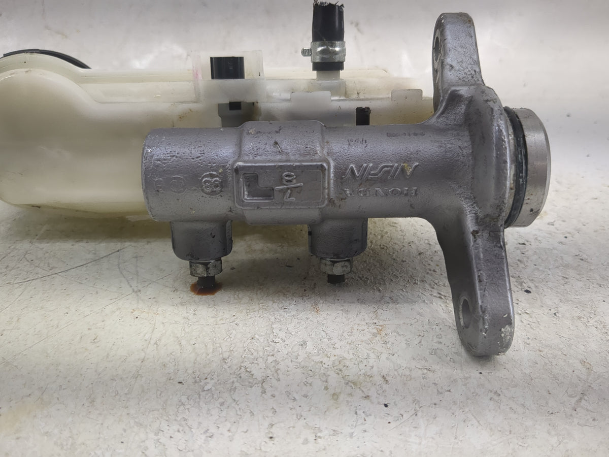 2016-2021 Honda Civic Brake Master Cylinder 1497763 - Oemusedautoparts1.com