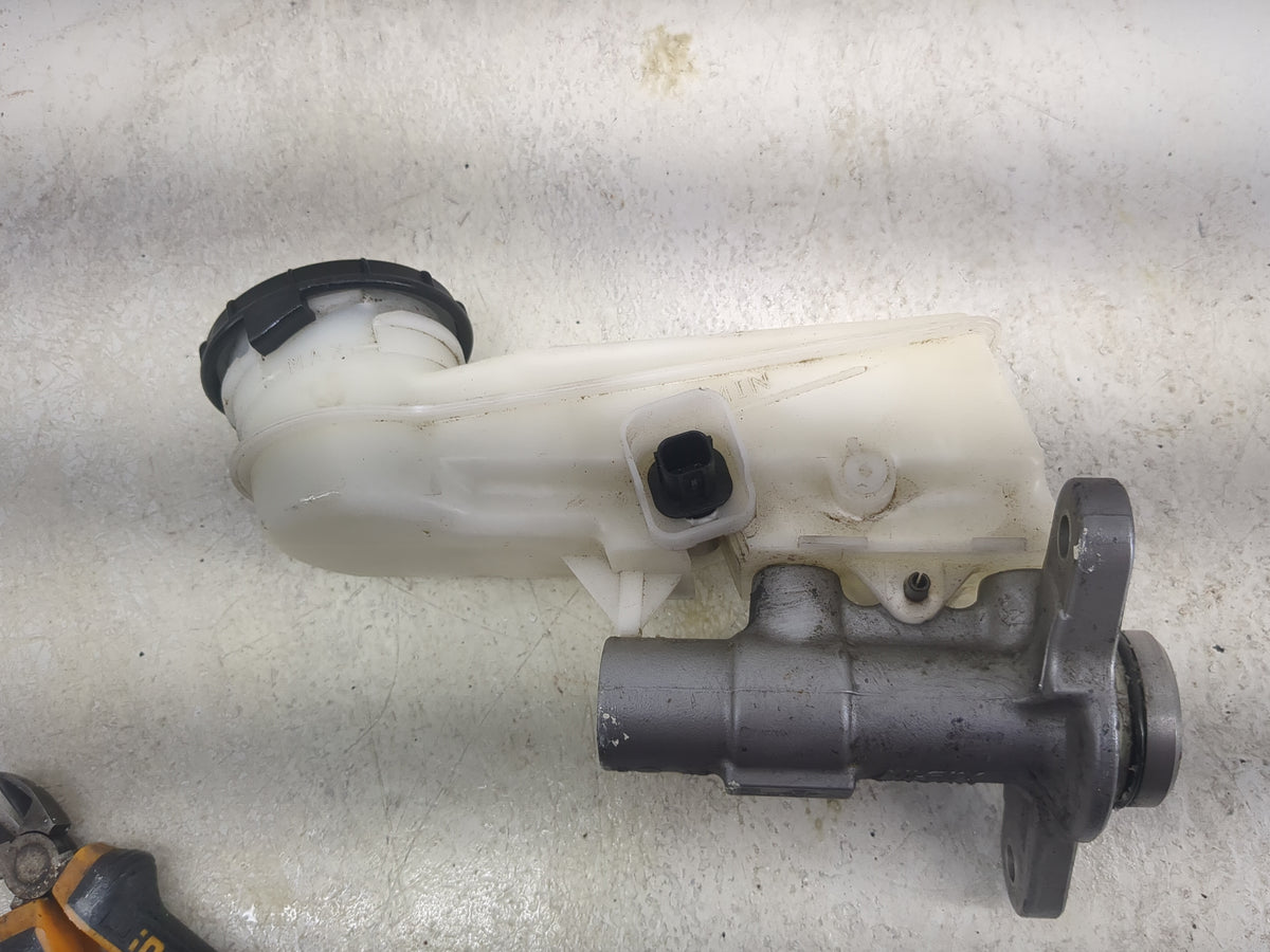 2020 Honda Civic Brake Master Cylinder 1497887 - Oemusedautoparts1.com