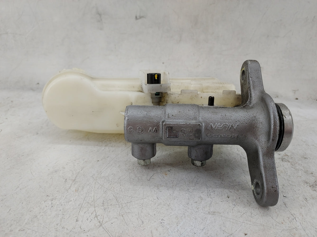 2017-2021 Honda Civic Brake Master Cylinder 1498991 - Oemusedautoparts1.com