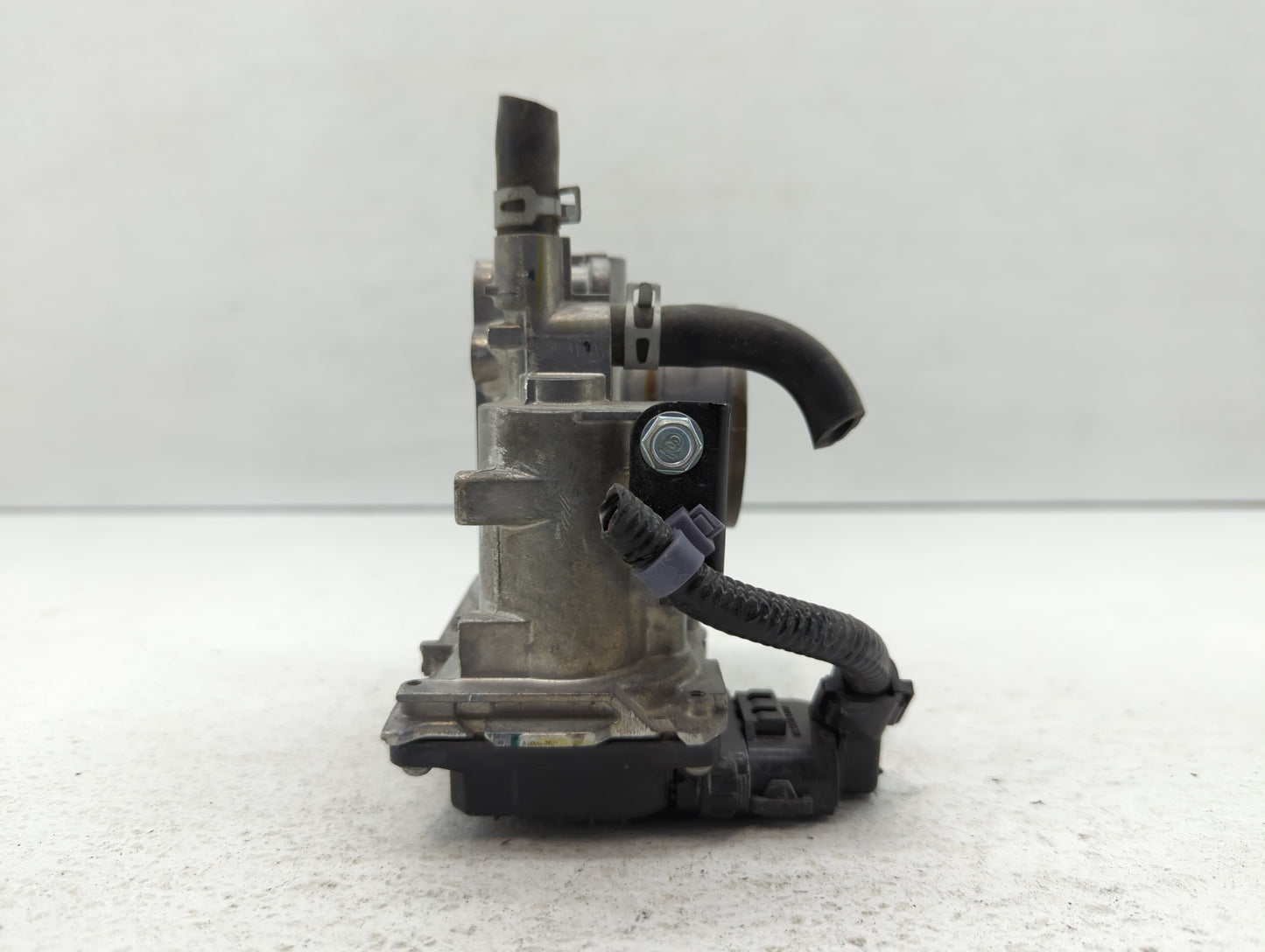 2016-2022 Honda Civic Throttle Body P/N:M100124 031896 Fits Fits 2016 2017 2018 2019 2020 2021 2022 OEM Used Auto Parts - Oe