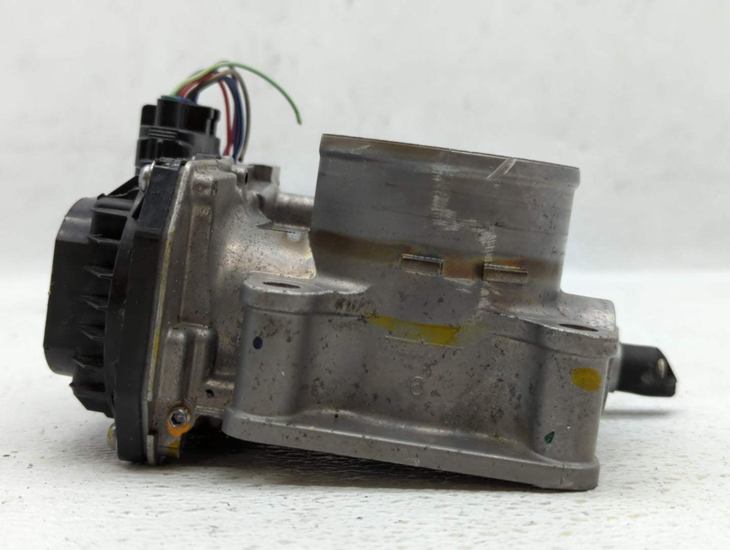 2016-2022 Honda Civic Throttle Body P/N:GMH1A M191126 Fits Fits 2016 2017 2018 2019 2020 2021 2022 OEM Used Auto Parts - Oem
