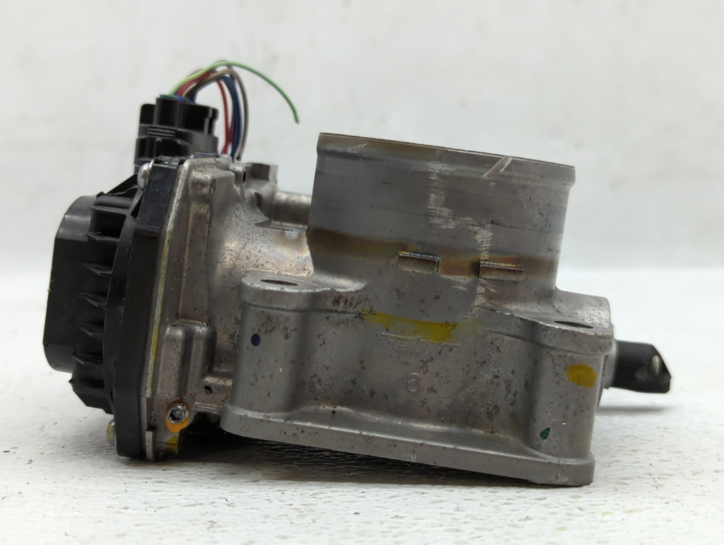 2016-2022 Honda Civic Throttle Body P/N:GMH1A M191126 Fits Fits 2016 2017 2018 2019 2020 2021 2022 OEM Used Auto Parts - Oem