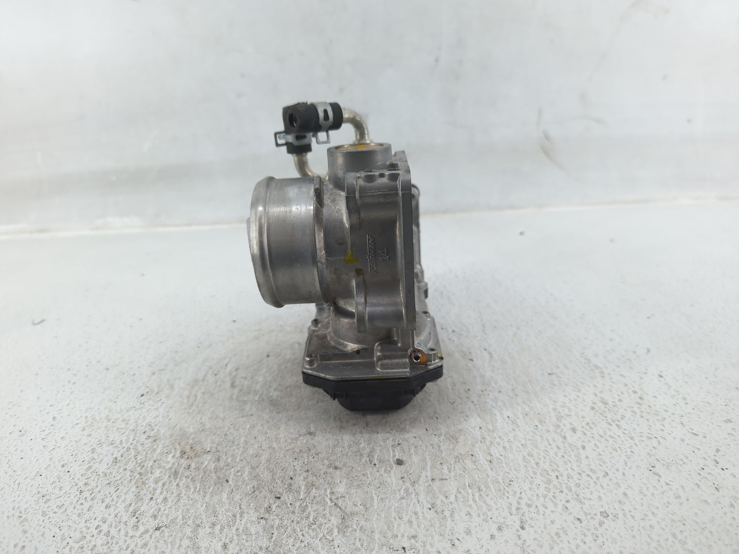 2016-2022 Honda Civic Throttle Body P/N:M22850324717 Fits Fits 2016 2017 2018 2019 2020 2021 2022 OEM Used Auto Parts - Oemu