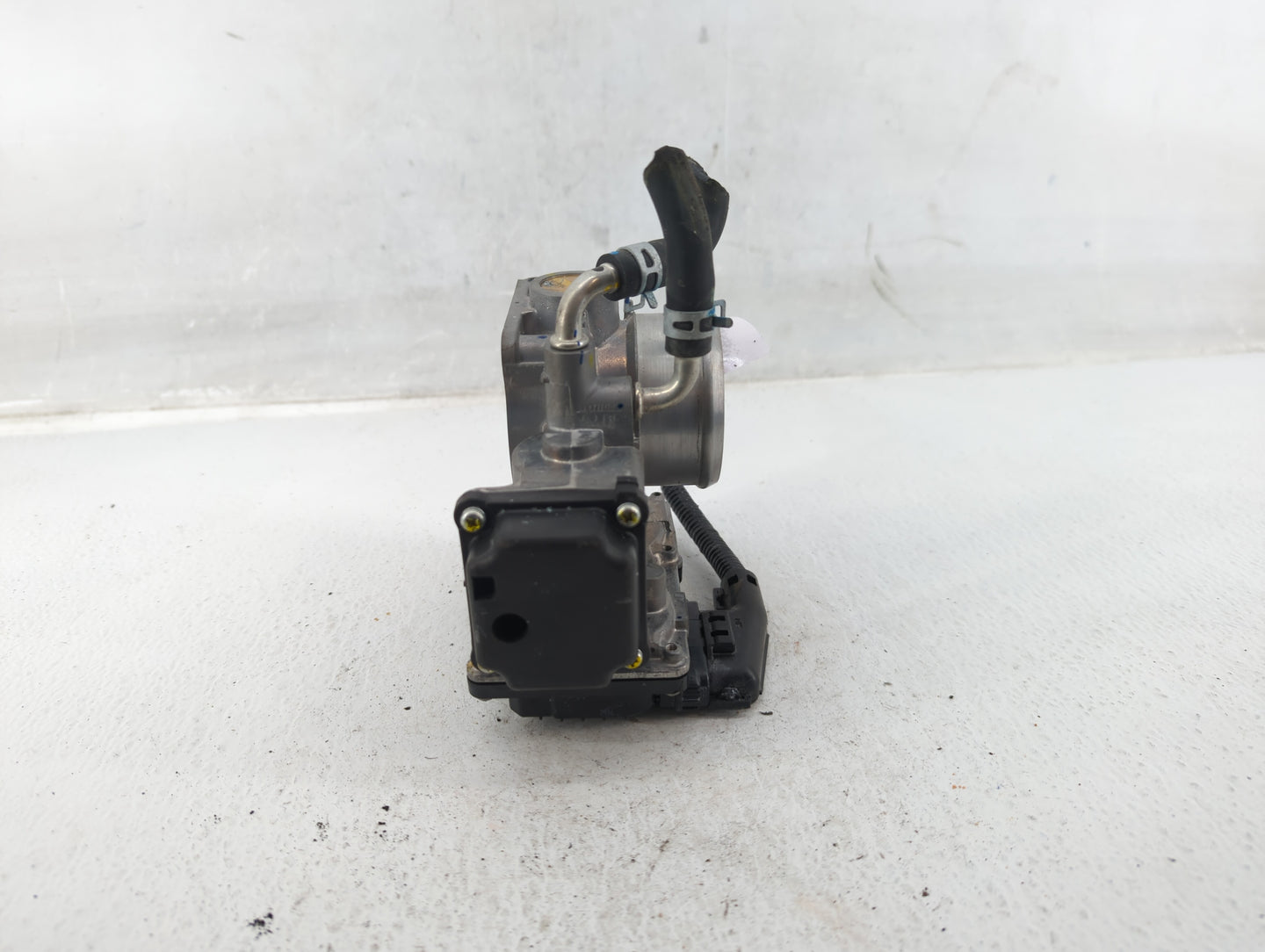 2016-2022 Honda Civic Throttle Body Fits Fits 2016 2017 2018 2019 2020 2021 2022 OEM Used Auto Parts - Oemusedautoparts1.com