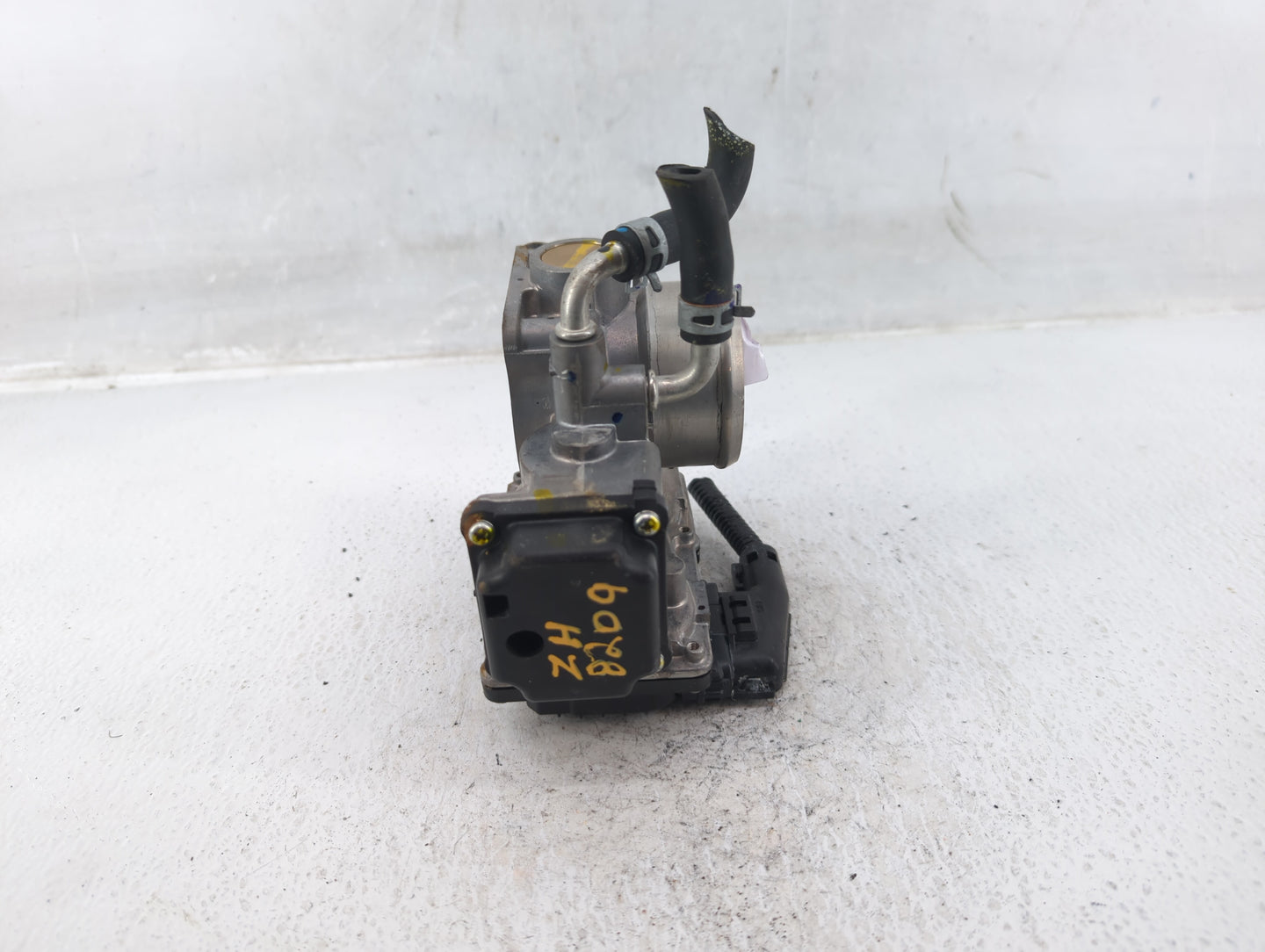 2016-2022 Honda Civic Throttle Body P/N:GMG9A M01110 Fits Fits 2016 2017 2018 2019 2020 2021 2022 OEM Used Auto Parts - Oemu