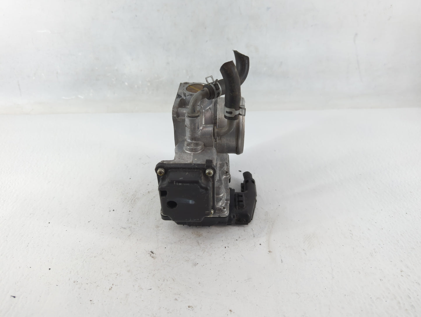 2016-2022 Honda Civic Throttle Body P/N:GMG9A Fits Fits 2016 2017 2018 2019 2020 2021 2022 OEM Used Auto Parts - Oemusedauto