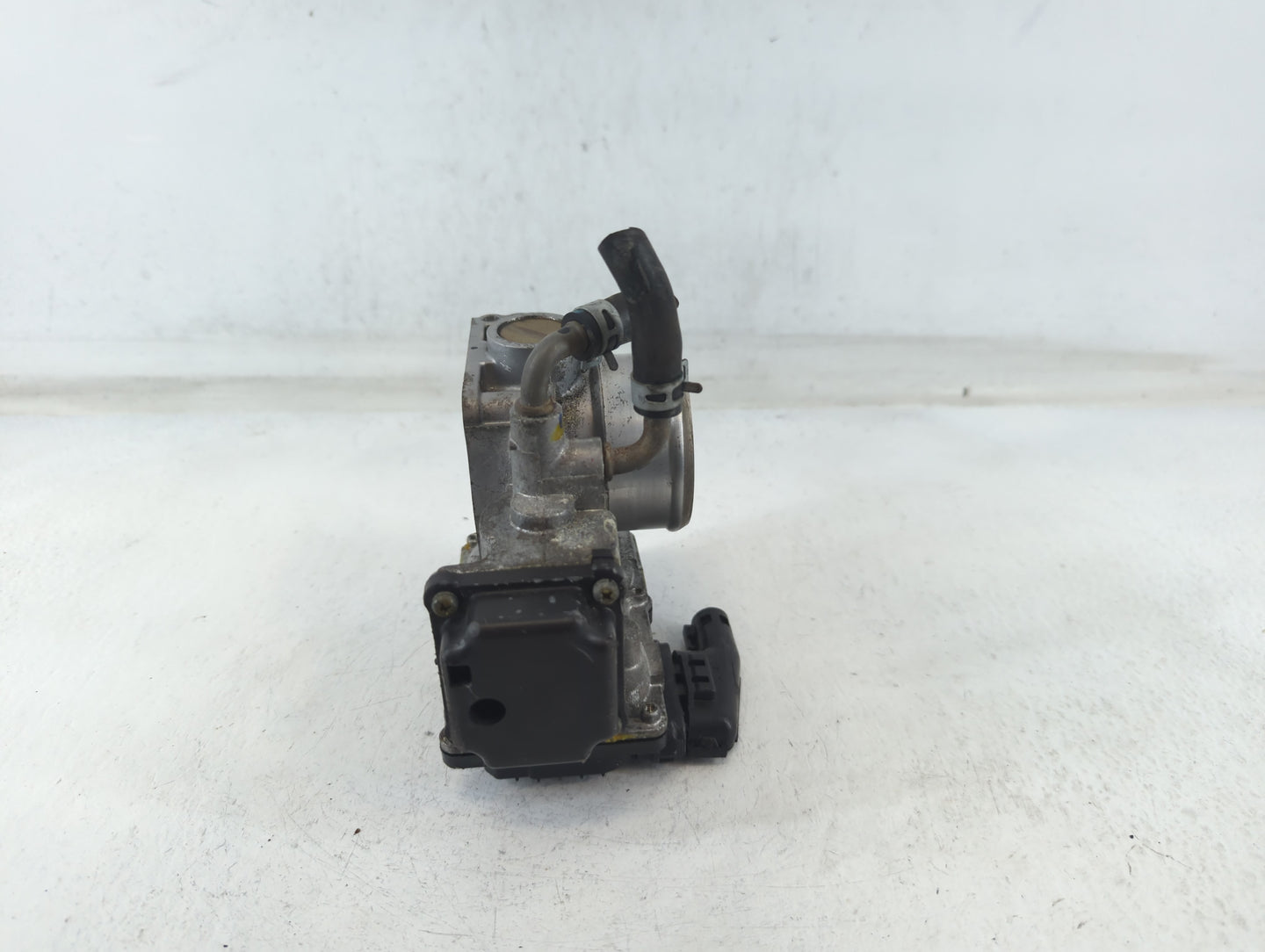 2016-2022 Honda Civic Throttle Body P/N:M22859285857 Fits Fits 2016 2017 2018 2019 2020 2021 2022 OEM Used Auto Parts - Oemu
