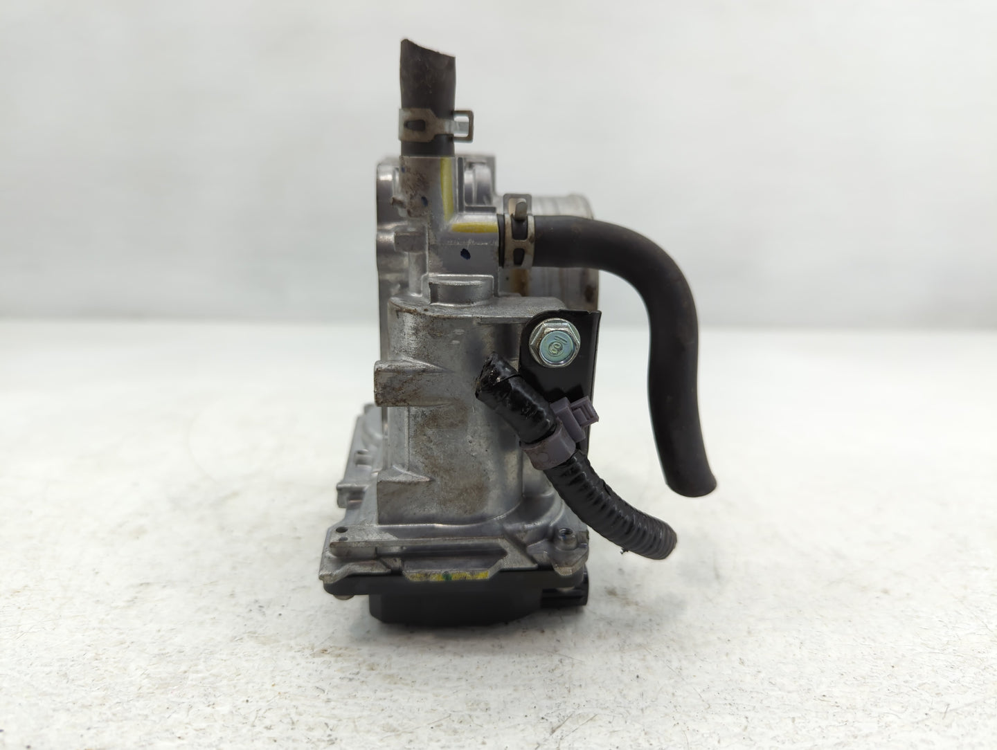 2016-2022 Honda Civic Throttle Body P/N:425934 GMH1A Fits Fits 2016 2017 2018 2019 2020 2021 2022 OEM Used Auto Parts - Oemu