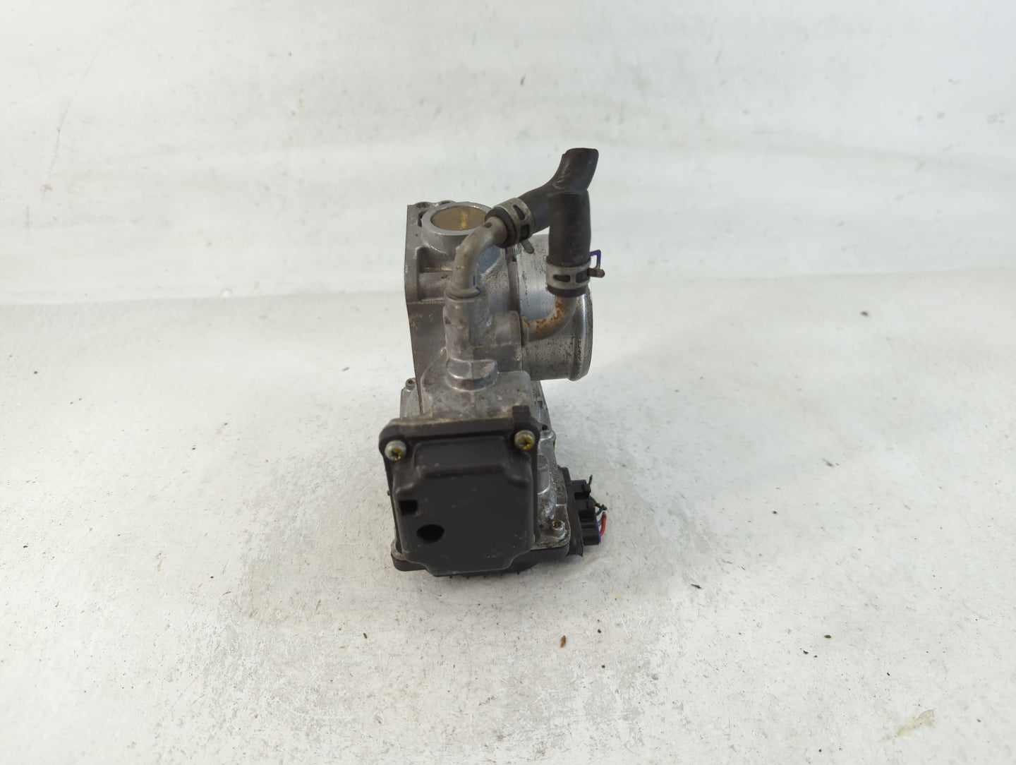 2016-2022 Honda Civic Throttle Body P/N:GMG9A Fits Fits 2016 2017 2018 2019 2020 2021 2022 OEM Used Auto Parts - Oemusedauto