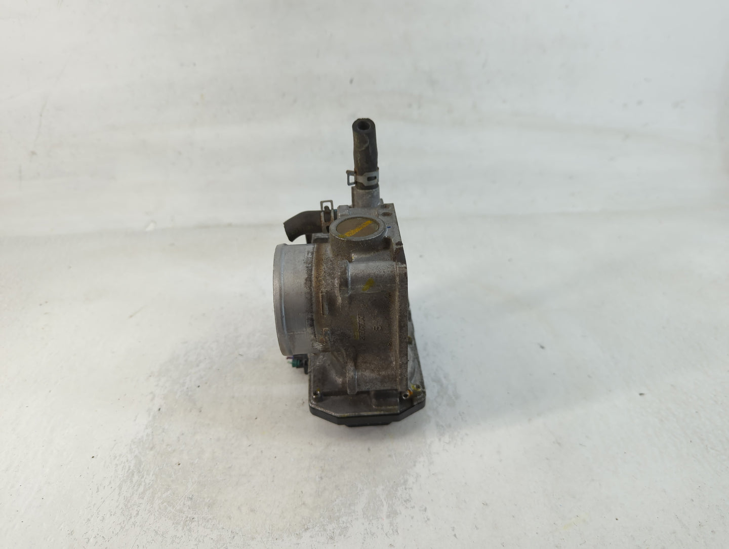 2016-2022 Honda Civic Throttle Body P/N:M100612 139008, GMH1A Fits Fits 2016 2017 2018 2019 2020 2021 2022 OEM Used Auto Par