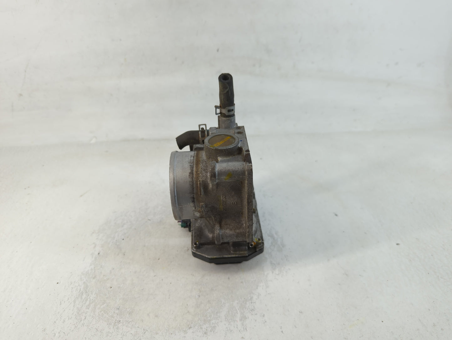 2016-2022 Honda Civic Throttle Body P/N:M100612 139008, GMH1A Fits Fits 2016 2017 2018 2019 2020 2021 2022 OEM Used Auto Par