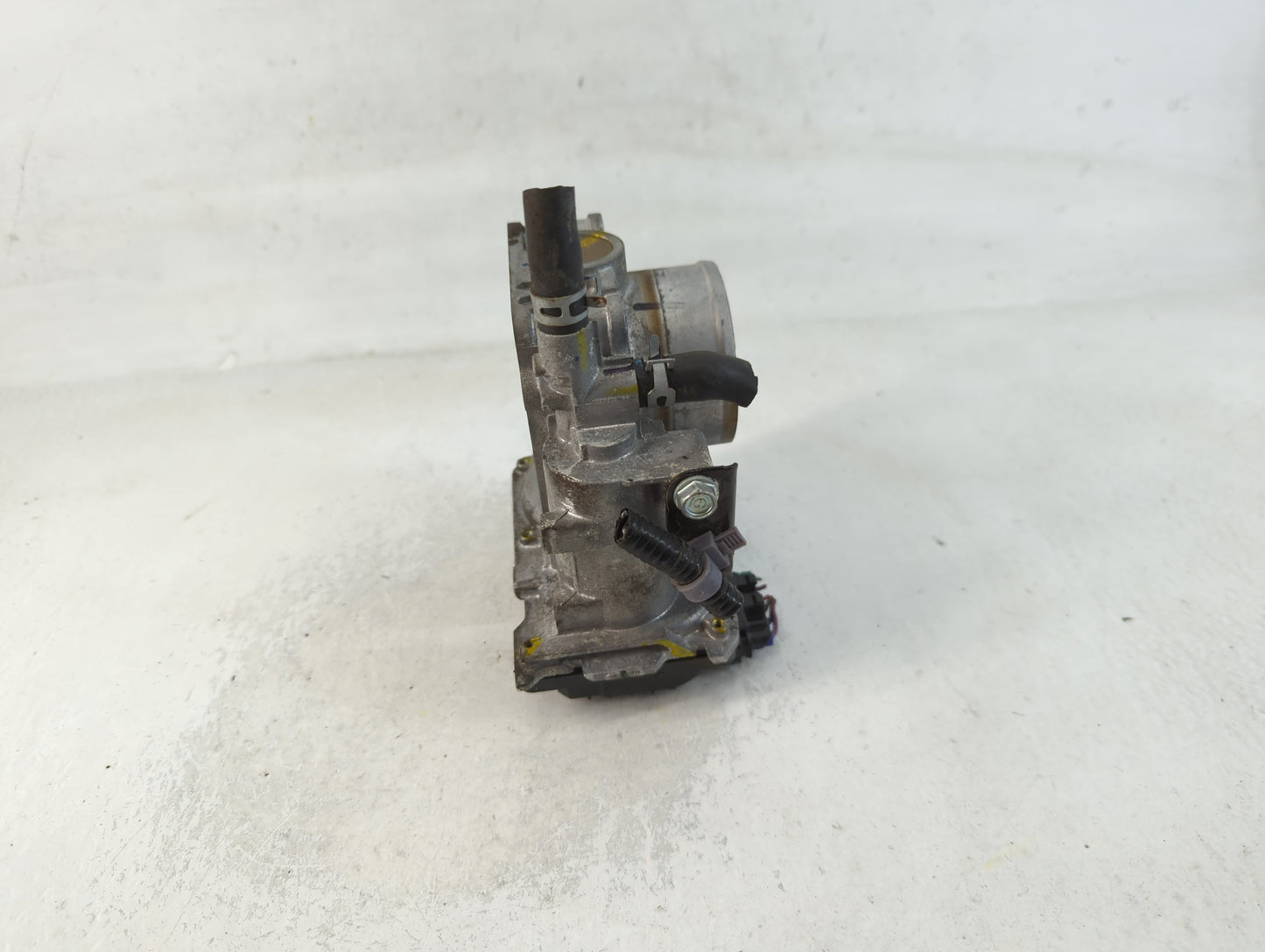 2016-2022 Honda Civic Throttle Body P/N:M100612 139008, GMH1A Fits Fits 2016 2017 2018 2019 2020 2021 2022 OEM Used Auto Par