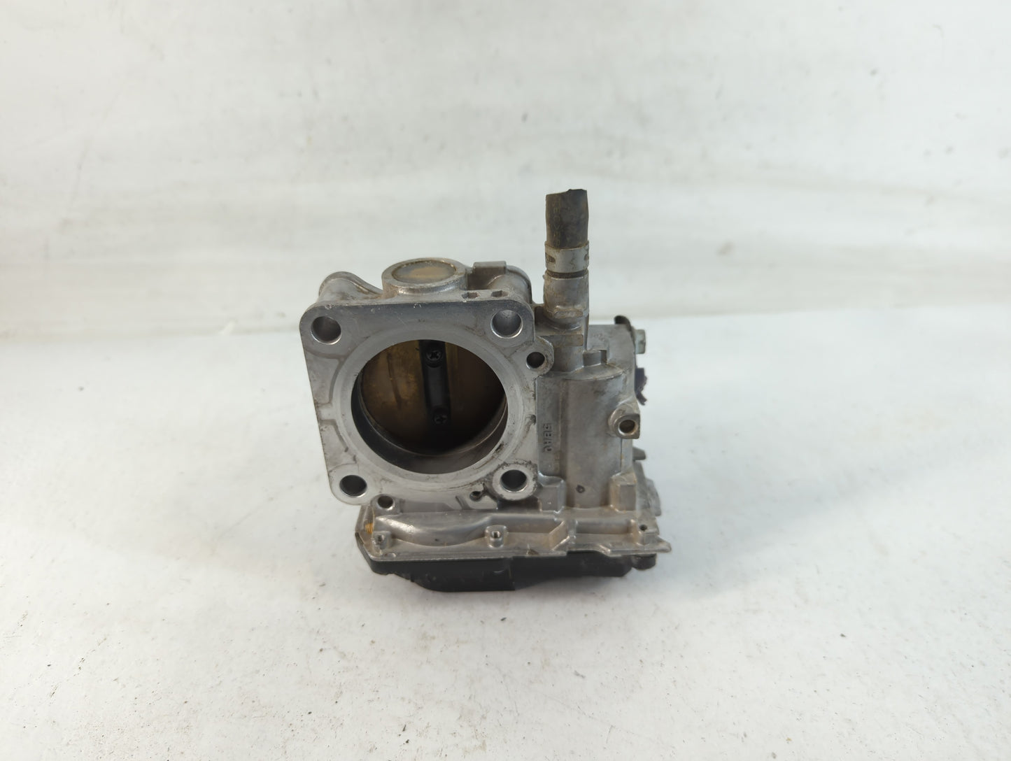 2016-2022 Honda Civic Throttle Body P/N:GMH1A M181101, 391505 Fits Fits 2016 2017 2018 2019 2020 2021 2022 OEM Used Auto Par